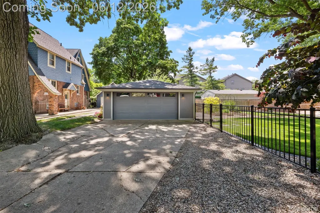 728 N Washington Avenue Royal Oak City MI 48067