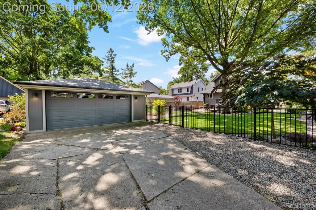 728 N Washington Avenue Royal Oak City MI 48067