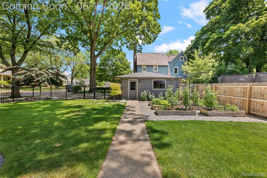 728 N Washington Avenue Royal Oak City MI 48067