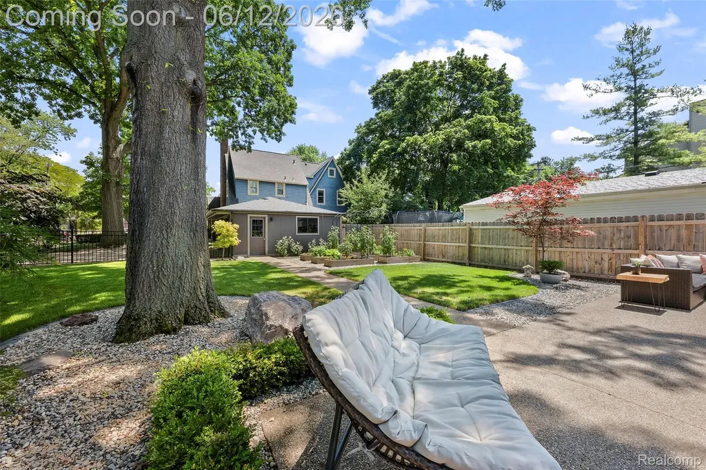 728 N Washington Avenue Royal Oak City MI 48067