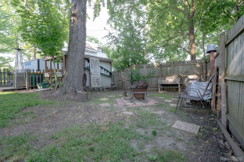 515 Jay Street St. Clair City MI 48079