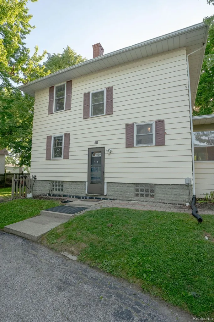 515 Jay Street St. Clair City MI 48079