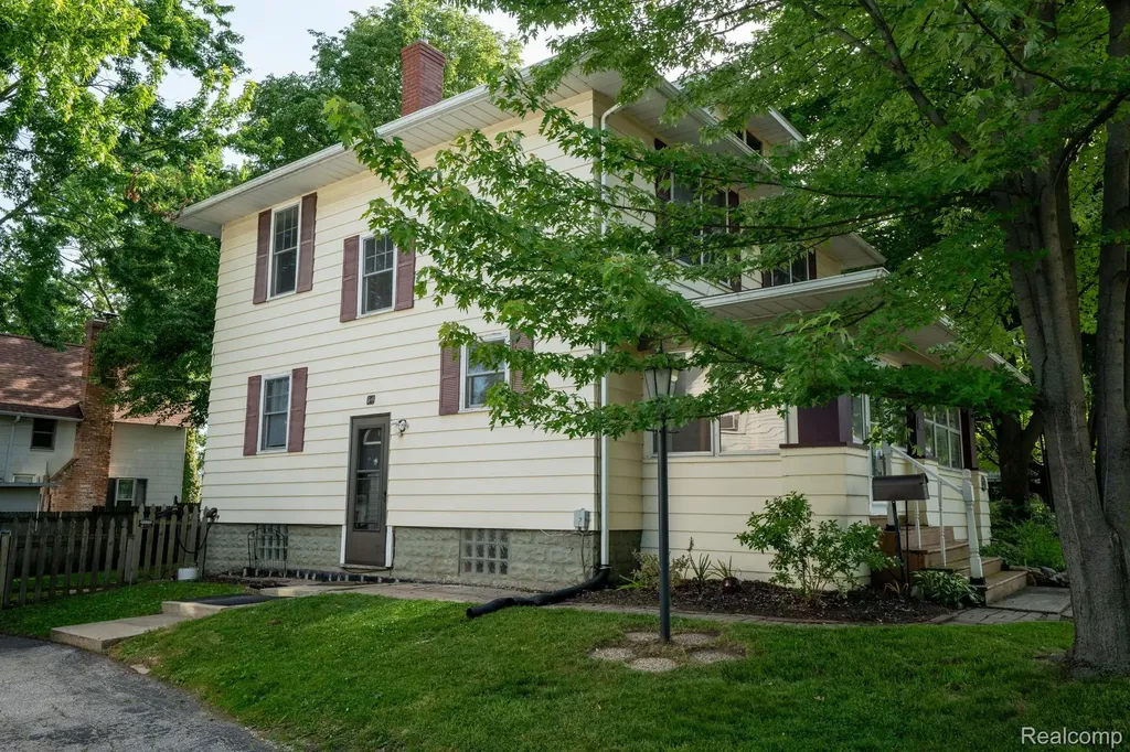 515 Jay Street St. Clair City MI 48079