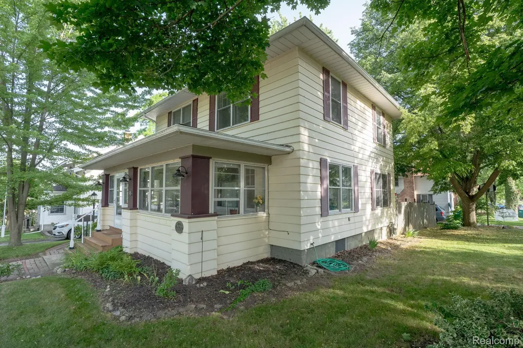 515 Jay Street St. Clair City MI 48079