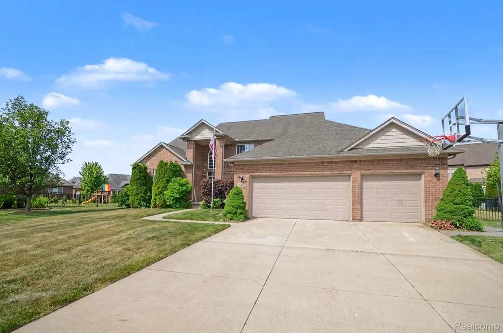 26820 Alderman Court Harrison Charter Township MI 48045