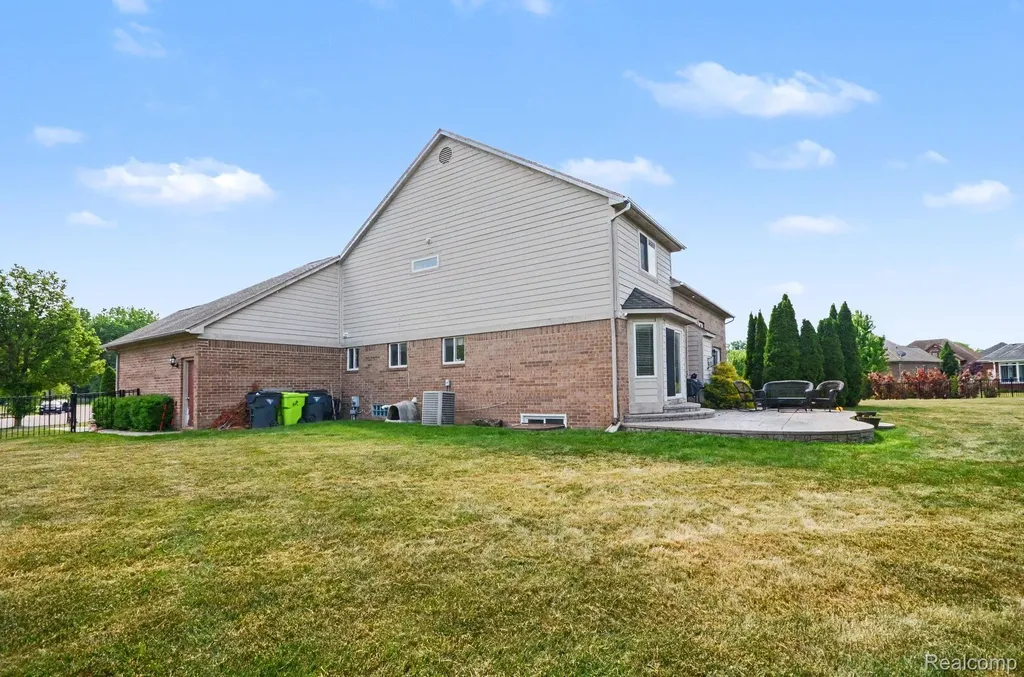 26820 Alderman Court Harrison Charter Township MI 48045