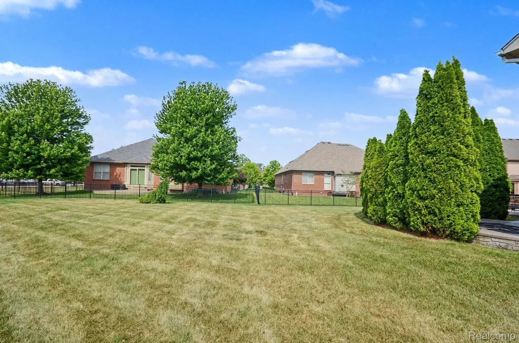 26820 Alderman Court Harrison Charter Township MI 48045