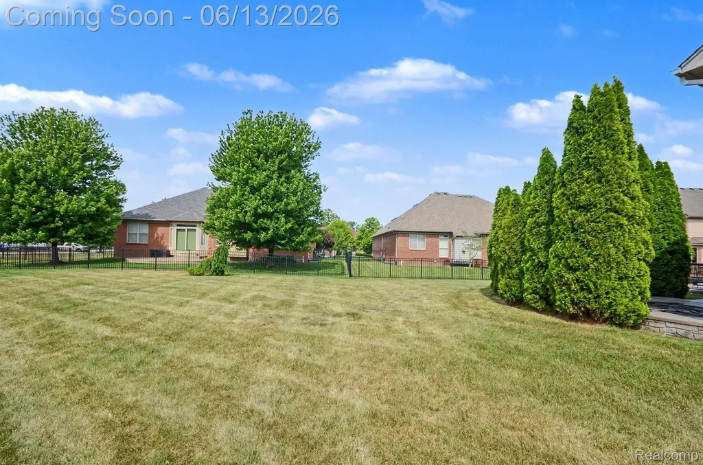 26820 Alderman Court Harrison Charter Township MI 48045