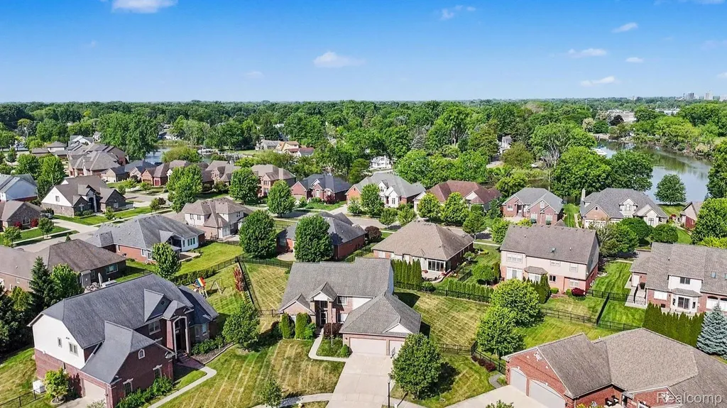 26820 Alderman Court Harrison Charter Township MI 48045