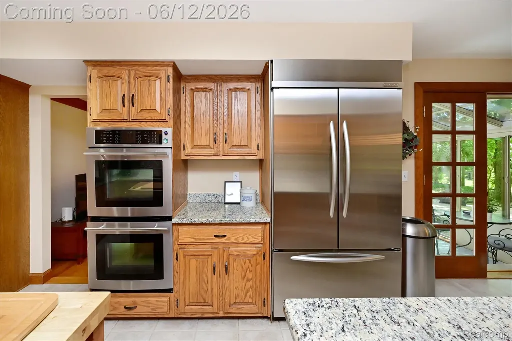 5684 Sussex Court Troy City MI 48098