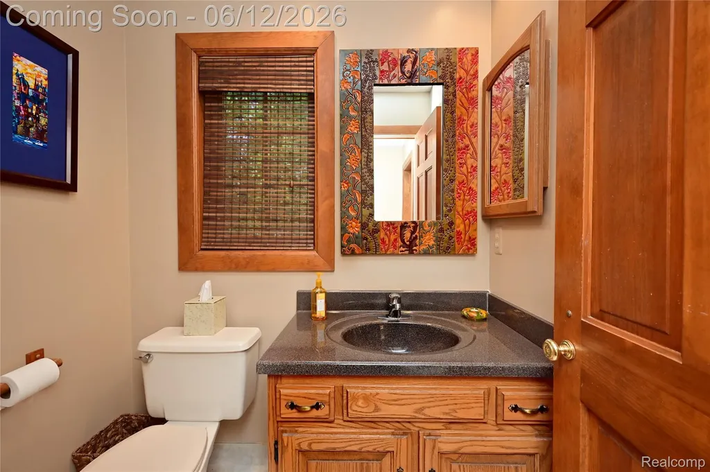 5684 Sussex Court Troy City MI 48098