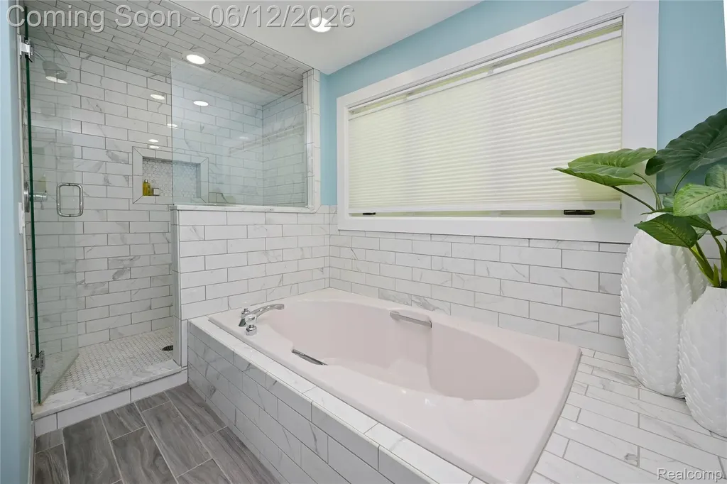 5684 Sussex Court Troy City MI 48098