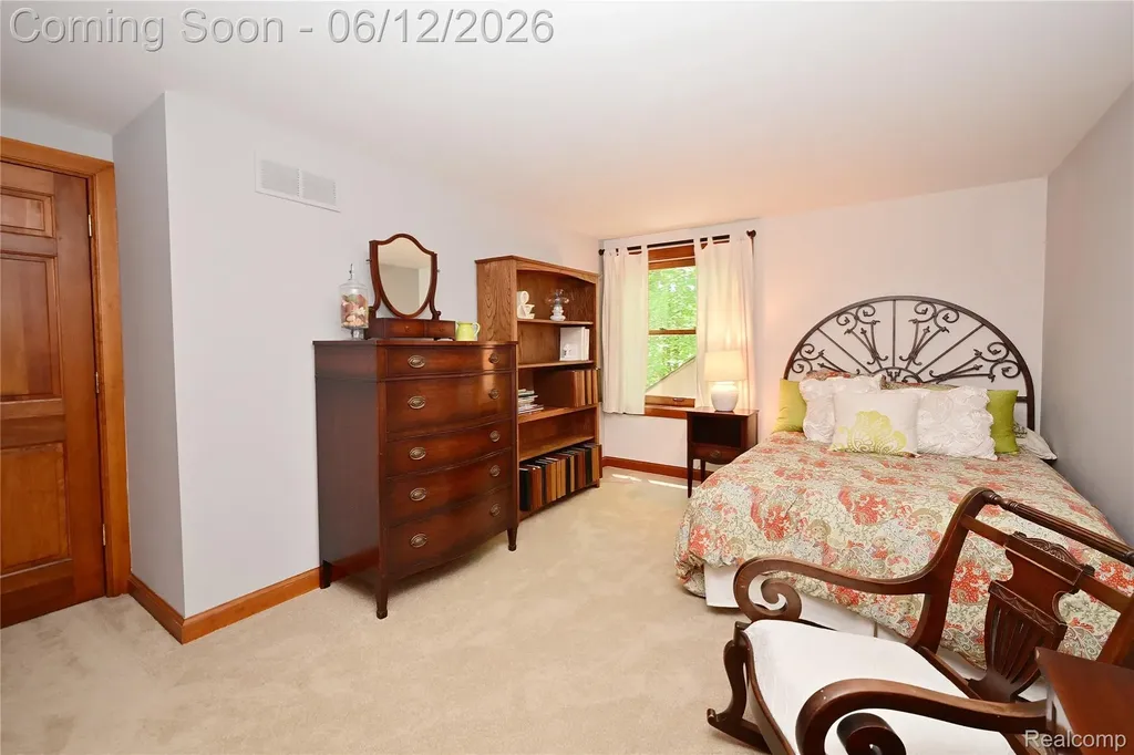 5684 Sussex Court Troy City MI 48098