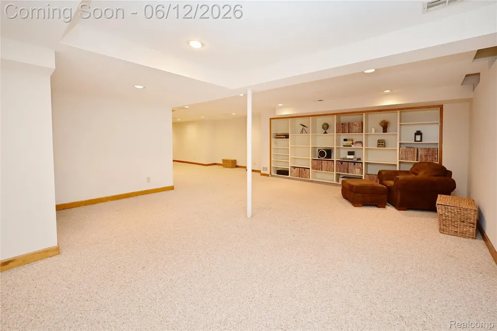 5684 Sussex Court Troy City MI 48098