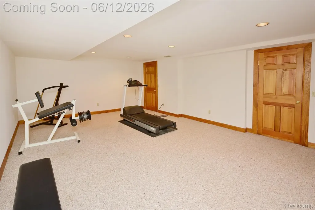 5684 Sussex Court Troy City MI 48098