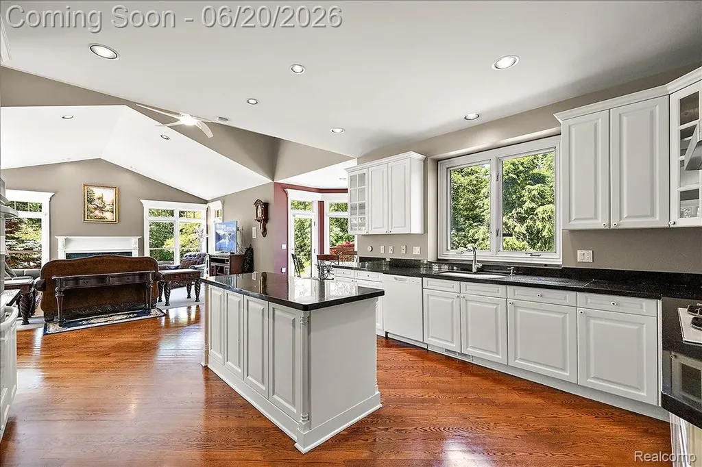 5022 Lone Pine Lane Bloomfield Hills City MI 48302