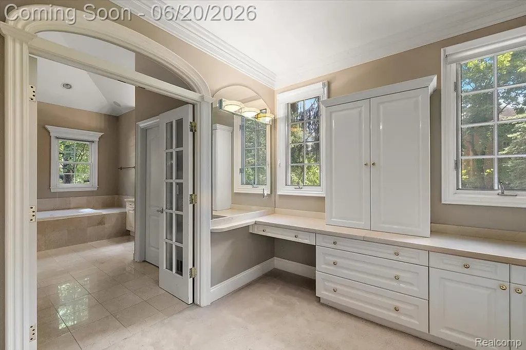 5022 Lone Pine Lane Bloomfield Hills City MI 48302