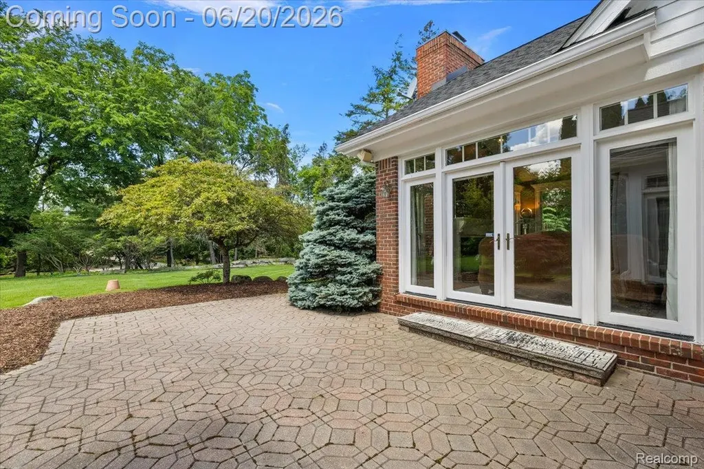 5022 Lone Pine Lane Bloomfield Hills City MI 48302