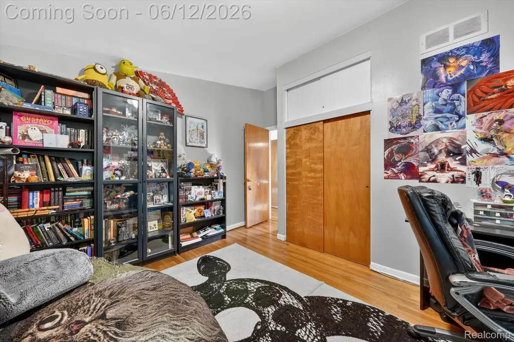 17509 Pershing Street Livonia City MI 48152