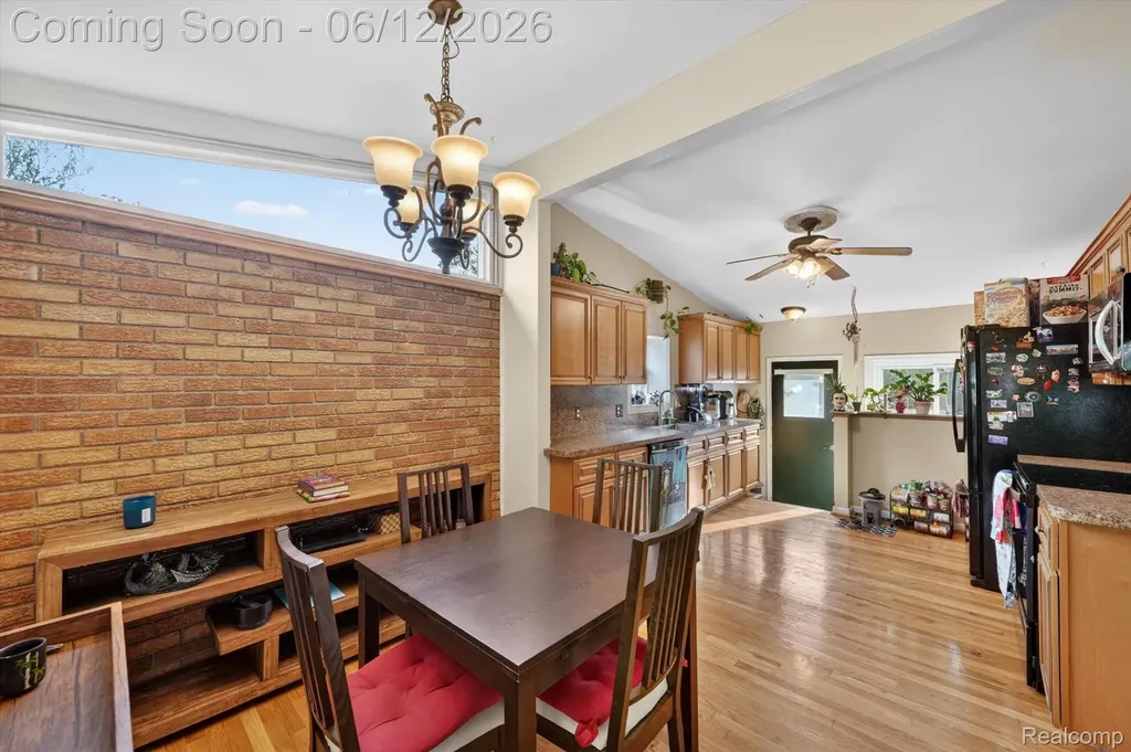 17509 Pershing Street Livonia City MI 48152