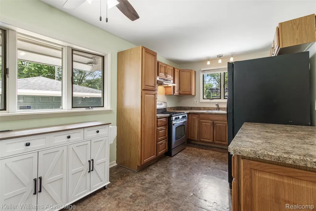 41119 Russet Lane Plymouth Charter Township MI 48170