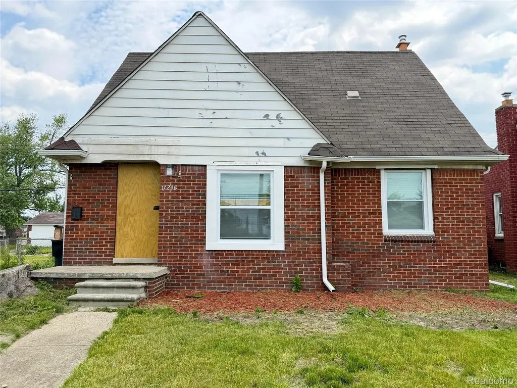 17240 Hoover Street Detroit City MI 48205
