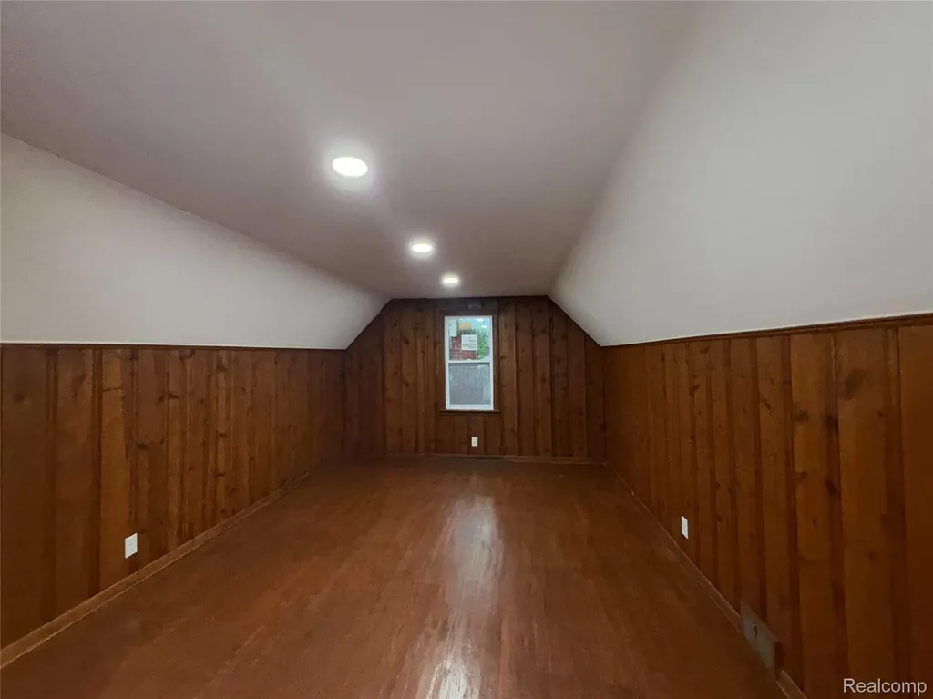 17240 Hoover Street Detroit City MI 48205
