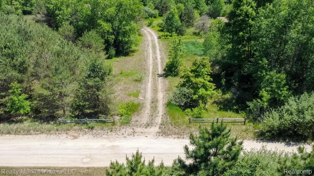 5400 Snow Den Trail Marathon Township MI 48421