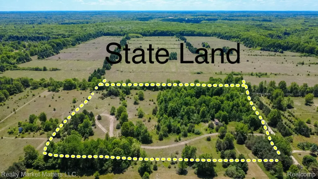 5400 Snow Den Trail Marathon Township MI 48421