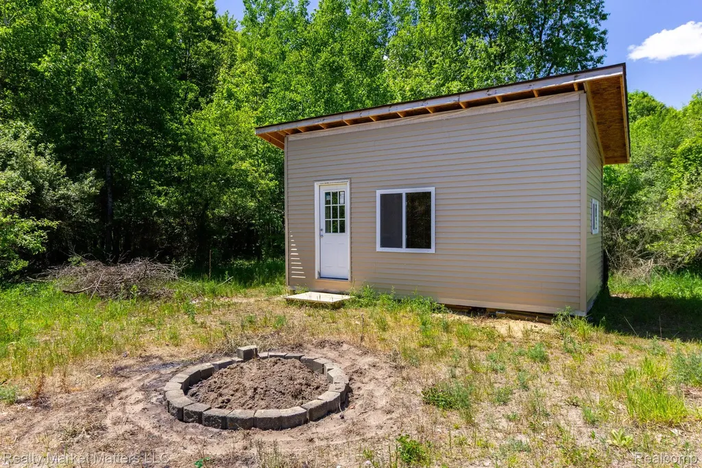 5400 Snow Den Trail Marathon Township MI 48421