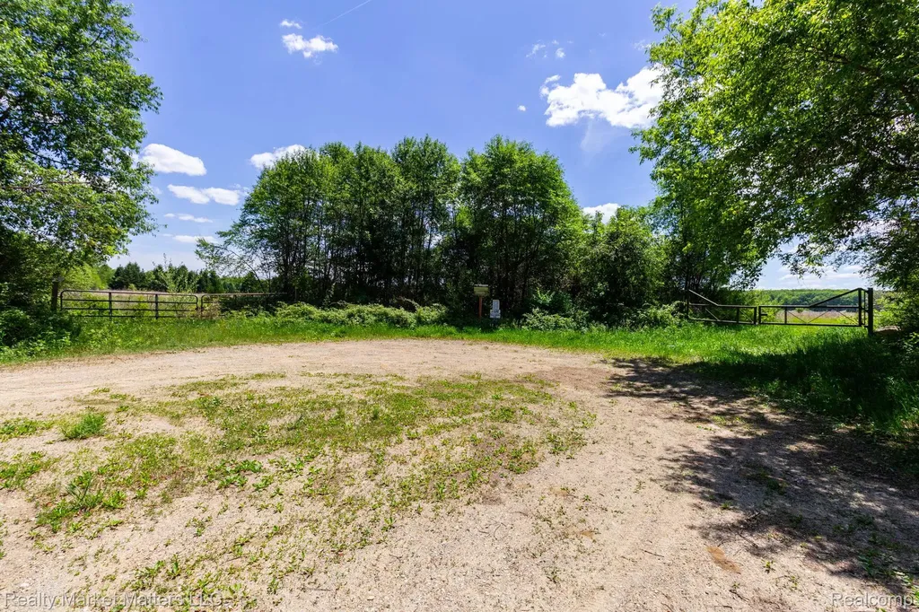 5400 Snow Den Trail Marathon Township MI 48421