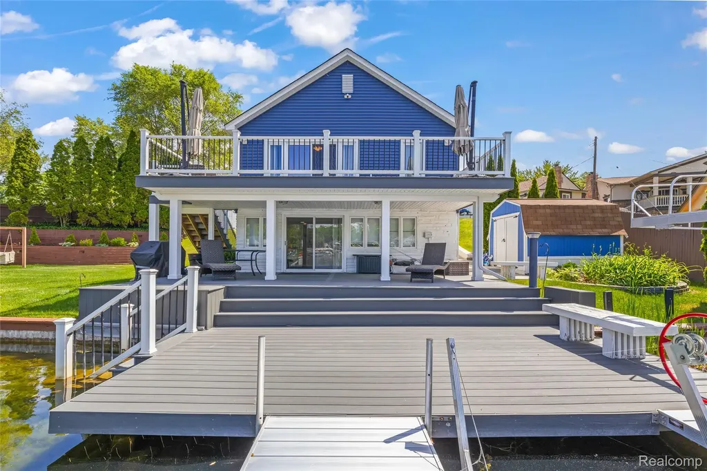 4661 Sashabaw Road Waterford Charter Township MI 48329
