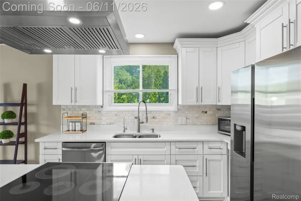 4661 Sashabaw Road Waterford Charter Township MI 48329