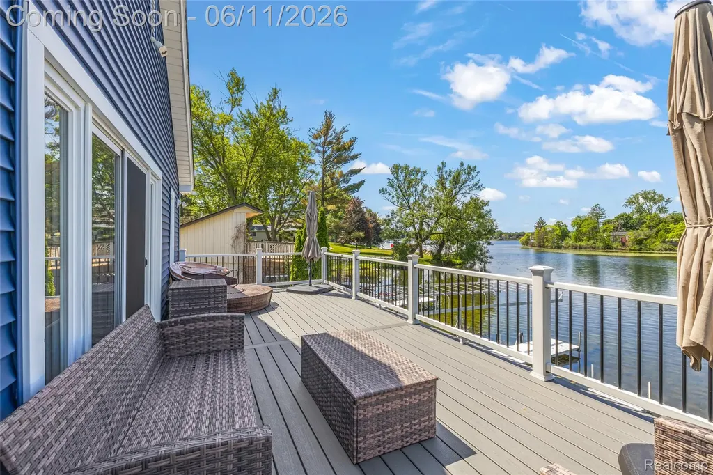 4661 Sashabaw Road Waterford Charter Township MI 48329