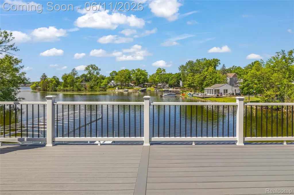 4661 Sashabaw Road Waterford Charter Township MI 48329