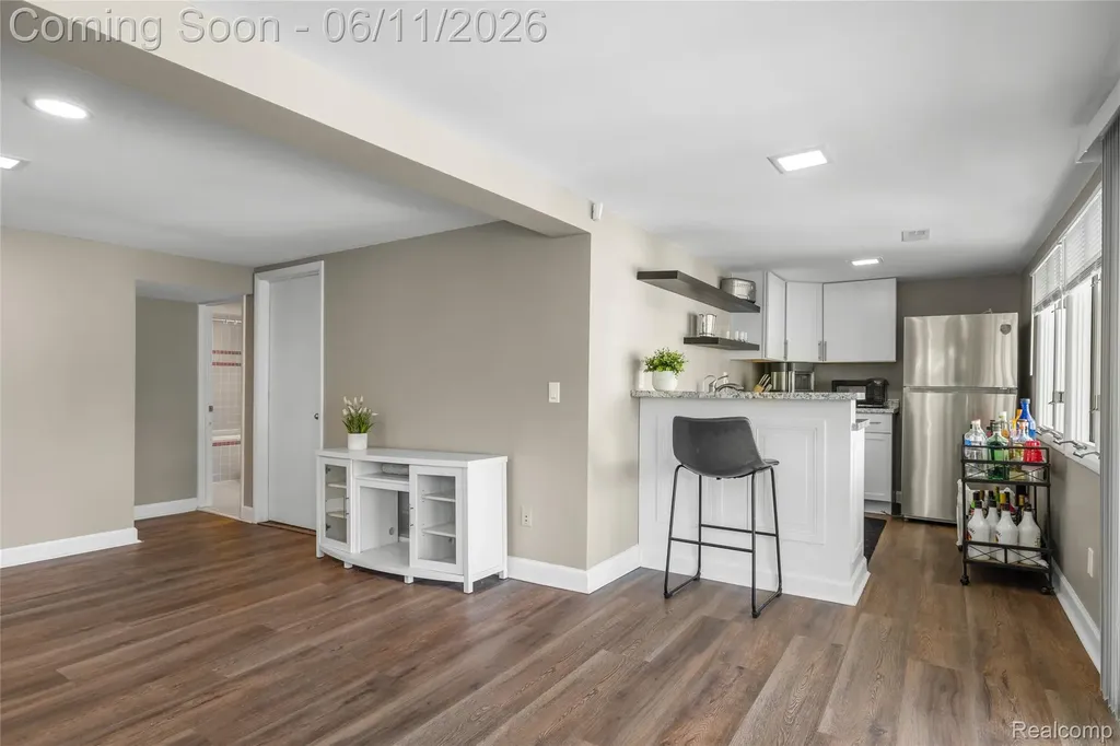 4661 Sashabaw Road Waterford Charter Township MI 48329