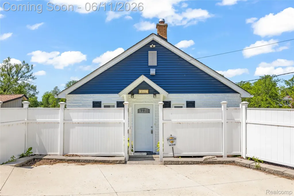 4661 Sashabaw Road Waterford Charter Township MI 48329