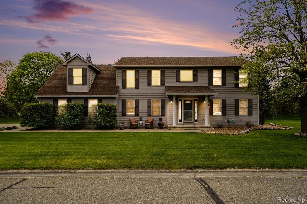 9270 Anacapa Bay Drive Hamburg Township MI 48169