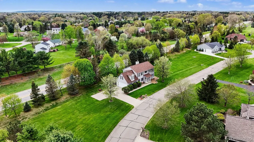 9270 Anacapa Bay Drive Hamburg Township MI 48169