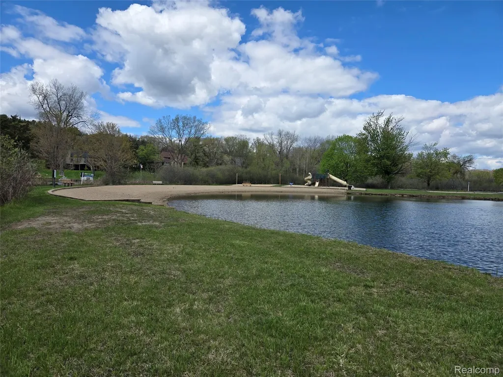 9270 Anacapa Bay Drive Hamburg Township MI 48169