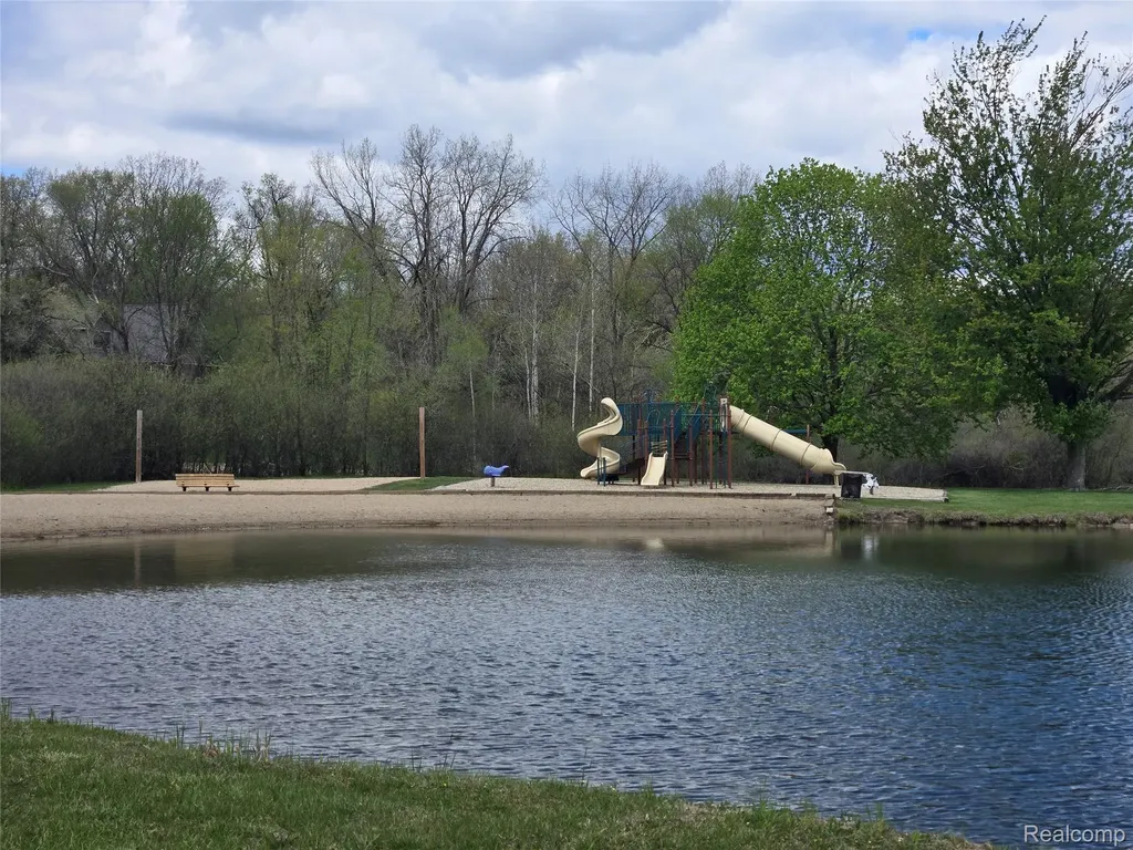 9270 Anacapa Bay Drive Hamburg Township MI 48169