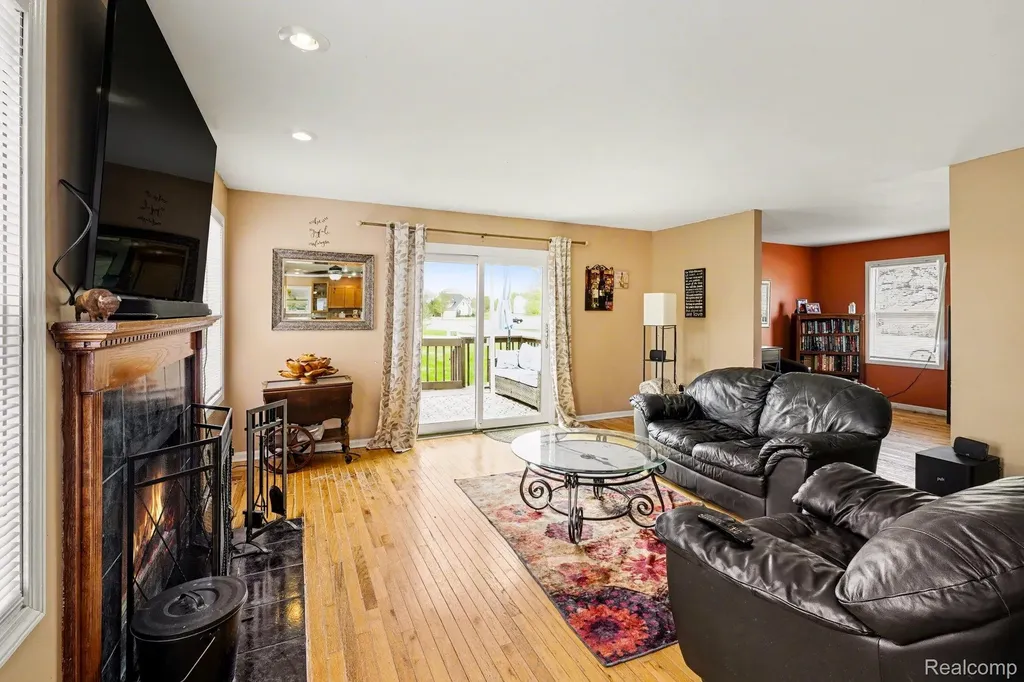 9270 Anacapa Bay Drive Hamburg Township MI 48169