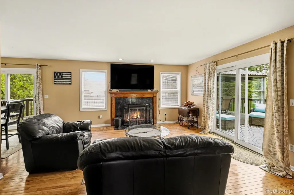 9270 Anacapa Bay Drive Hamburg Township MI 48169