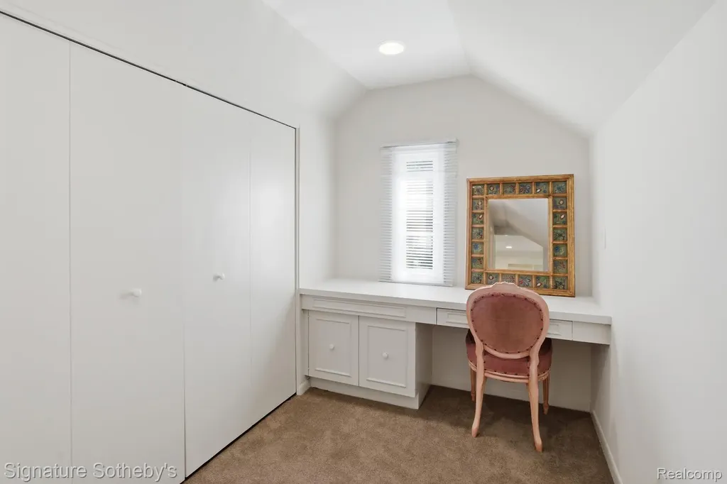 3215 Woodview Lake Road West Bloomfield Charter Township MI 48323