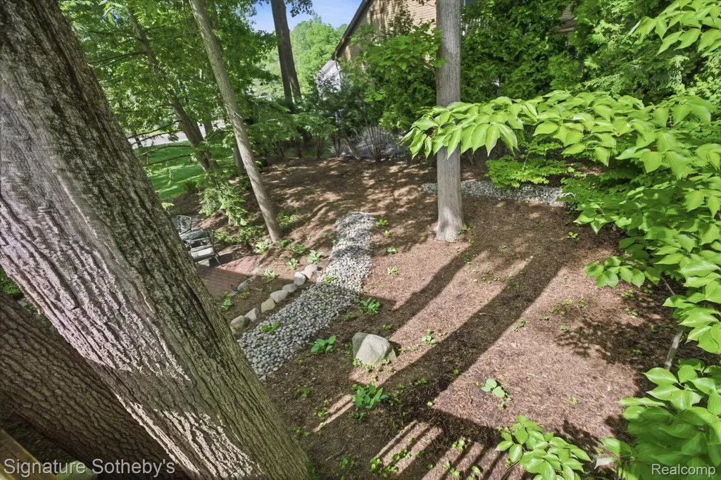 3215 Woodview Lake Road West Bloomfield Charter Township MI 48323