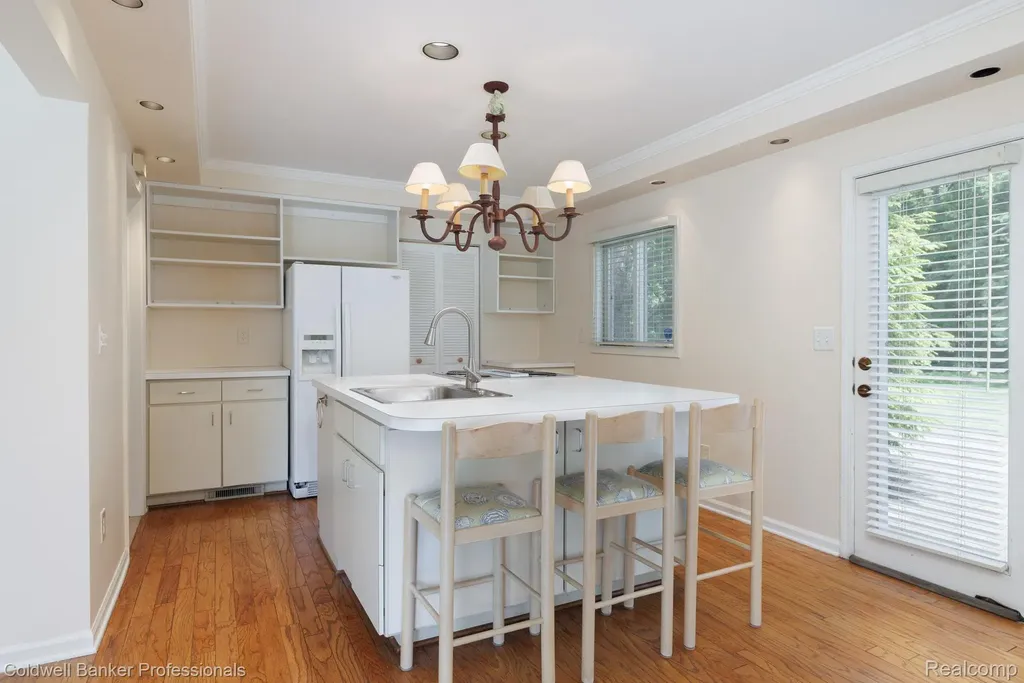 1018 Harvard Road Grosse Pointe Park City MI 48230
