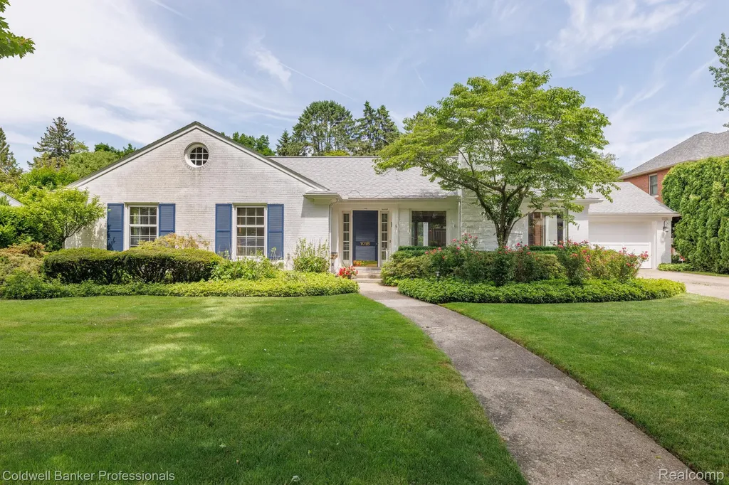 1018 Harvard Road Grosse Pointe Park City MI 48230
