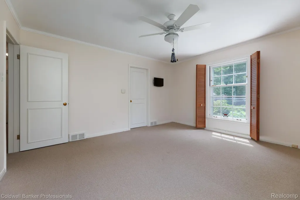 1018 Harvard Road Grosse Pointe Park City MI 48230