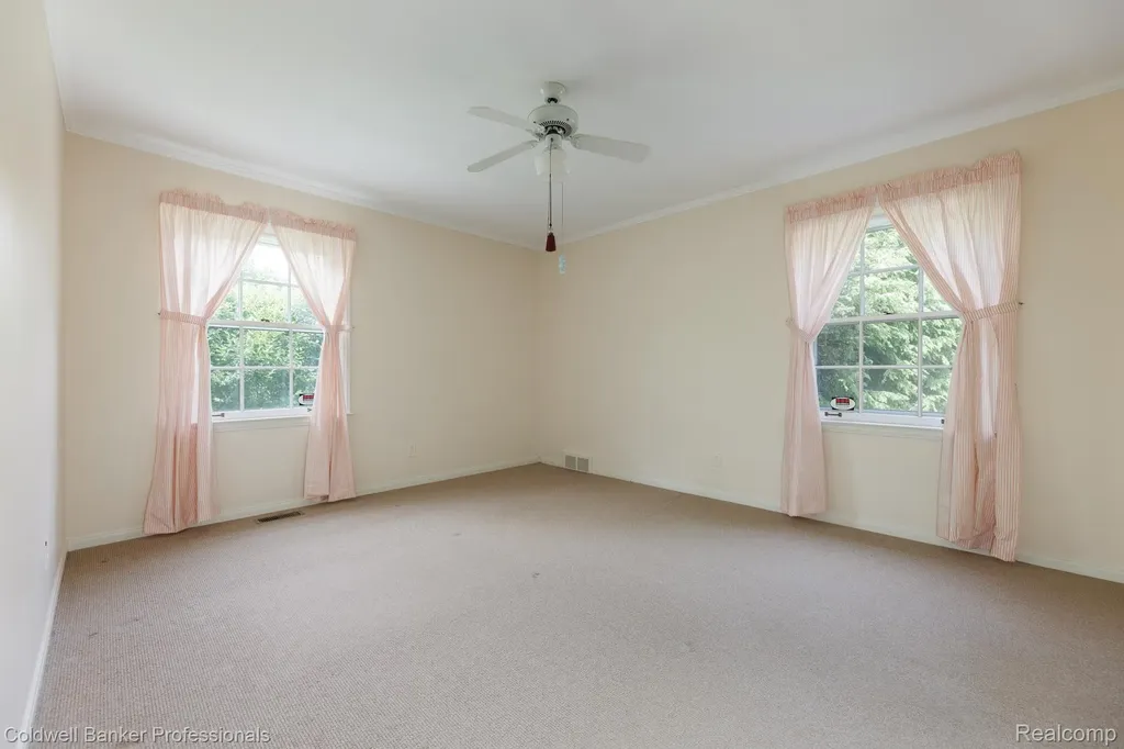 1018 Harvard Road Grosse Pointe Park City MI 48230