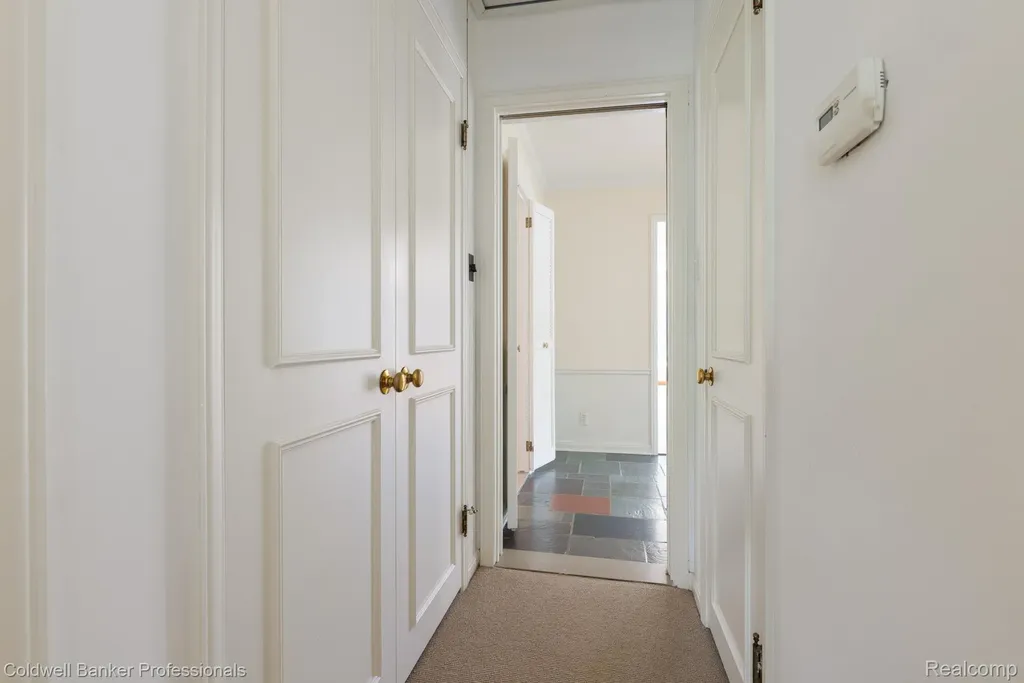 1018 Harvard Road Grosse Pointe Park City MI 48230